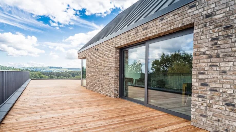 Okna kolor antracyt: wszystko co musisz wiedzieć przed zakupem w 2025