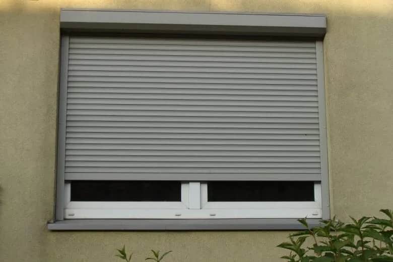 Czy montaż rolet zewnętrznych wymaga zgłoszenia - poznaj wszystkie wymogi