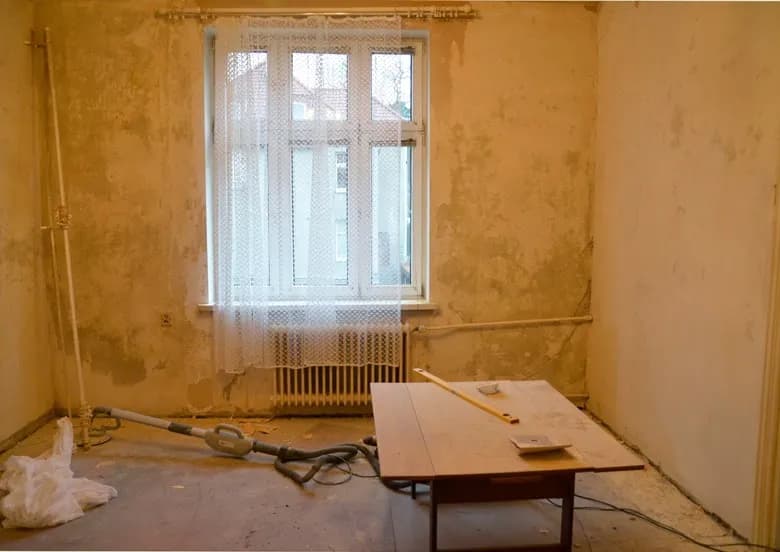 Jak oczyścić cegłę z tynku – skuteczne metody i porady krok po kroku