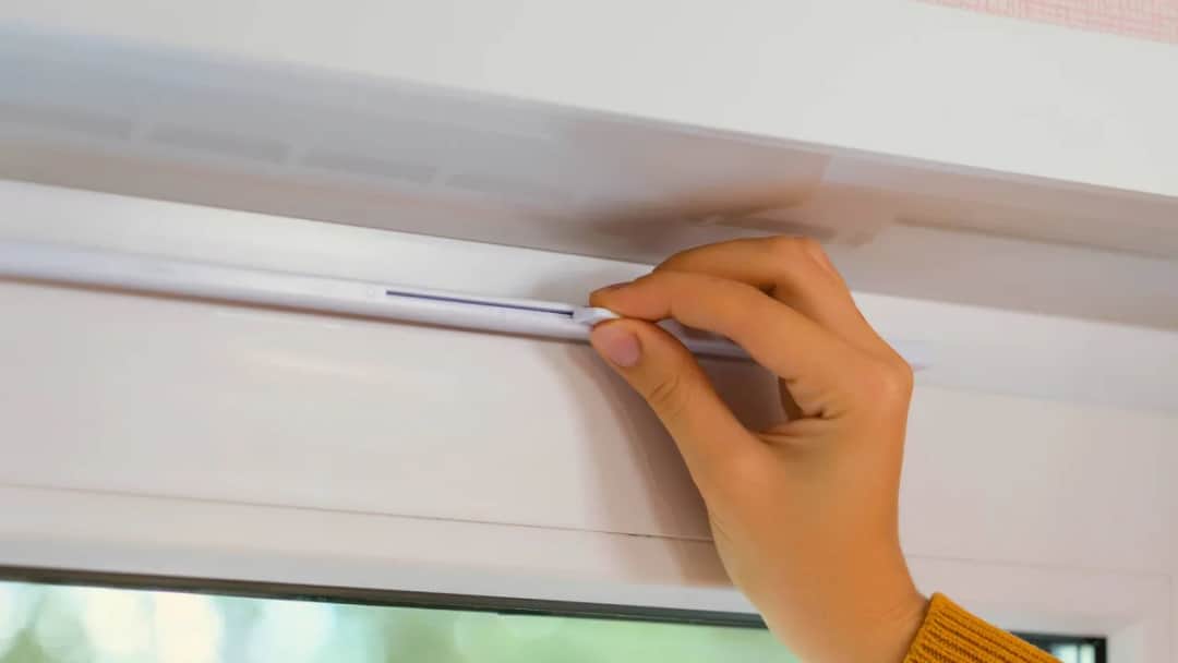 Ile kosztuje montaż nawiewników okiennych - poznaj aktualne ceny i stawki